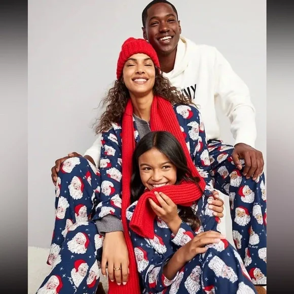 Old Navy Santa Print Pajama Pants Small – EUC - Picture 3 of 8